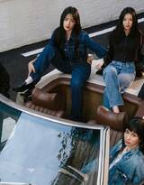 90后女子演唱组合New Jeans简单时髦牛仔裤系列穿搭登封写真图片