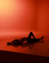 虞书欣紧身背心加瑜伽裤穿搭显紧致身材超高清写真，粉扑扑的画面太美啦