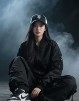 黑衣冷艳女子倚复古石楼栏杆 暗黑时尚写真，美女西装暴徒霸气套图