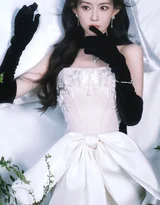 杨超越·暗黑奢华造型 复古优雅风艺术写真