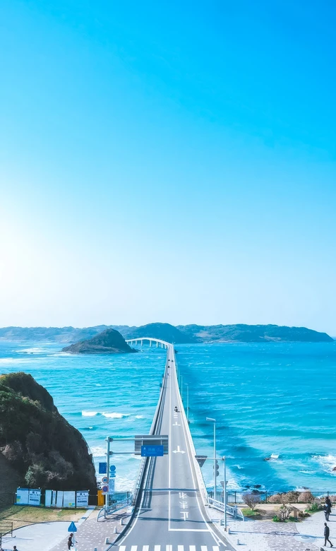 日本角岛大桥·跨海公路日系清新海景手机壁纸 – 高清 桌面壁纸 开放版权素材 免费下载 手机电脑通用背景图-iPhone17-1