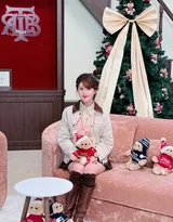 赵露思·时尚优雅风 卡其外套穿搭 明星活动高清图