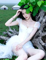 长发女生·唯美清新风 芦苇旁温柔感女生图片（高热度女生写真）