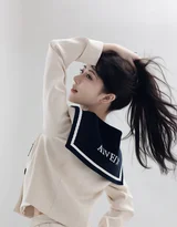 学院风水手服长发女生 日系清新写真女生图片推荐