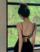 牛仔露背装女生背影·地毯场景清新风 性感女生美背写真