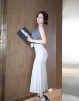 职场写实风女生·工牌眼镜干练穿搭 高人气职场风女生图