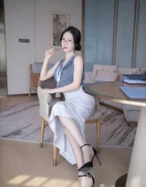 职场写实风女生·工牌眼镜干练穿搭 高人气职场风女生图