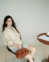 李沁·纽扣装饰清新风明星艺术写真（明星图片热门款）