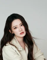 李沁·纽扣装饰清新风明星艺术写真（明星图片热门款）