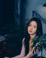 陈意涵·乌黑长发纯白裙 暖光唯美明星写真 时尚大片