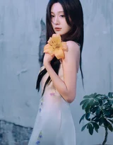 陈意涵·乌黑长发纯白裙 暖光唯美明星写真 时尚大片