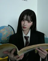 宋雨琦·校服风K歌场景 日系暖光氛围感明星画报
