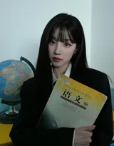 宋雨琦·校服风K歌场景 日系暖光氛围感明星画报
