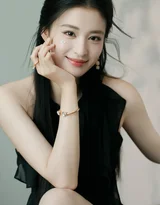 王楚然·清冷黑裙造型 唯美氛围感明星写真 高热度明星画报
