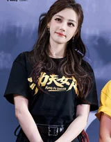 迪丽热巴·《功夫女足》路演 卷发造型 电影宣传现场