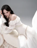 李一桐·透明冰晶配饰清冷氛围感 女星写真大片