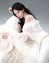 李一桐·透明冰晶配饰清冷氛围感 女星写真大片