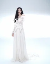 李一桐·透明冰晶配饰清冷氛围感 女星写真大片