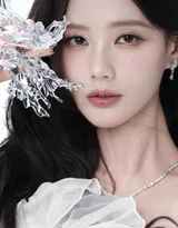 李一桐·透明冰晶配饰清冷氛围感 女星写真大片