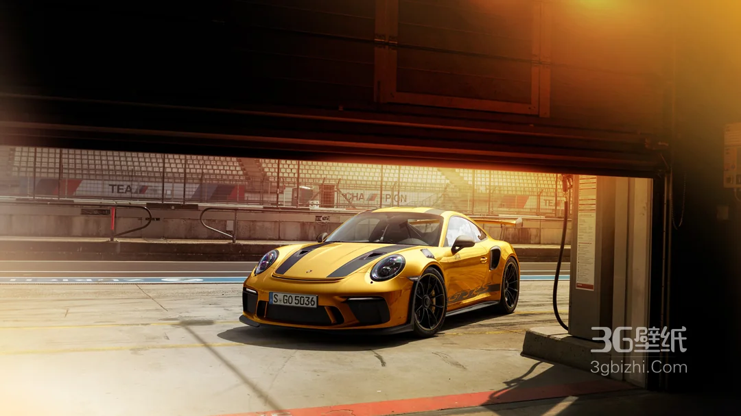 黄色保时捷